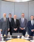 Arbeitstreffen mit Vertretern von Regierung, Kantonspolizei und Staatsanwaltschaft des Kantons Tessin mit RR Hubert Büchel, Regierungssitzungszimmer, Regierungsgebäude Vaduz, Bild aufgenommen am 26.09.2025, Foto&Copyright: IKR/Tatjana Schnalzger
