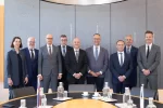 Arbeitstreffen mit Vertretern von Regierung, Kantonspolizei und Staatsanwaltschaft des Kantons Tessin mit RR Hubert Büchel, Regierungssitzungszimmer, Regierungsgebäude Vaduz, Bild aufgenommen am 26.09.2025, Foto&Copyright: IKR/Tatjana Schnalzger